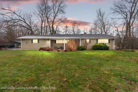 1790 Harvey Dr, Williamston, MI 48895