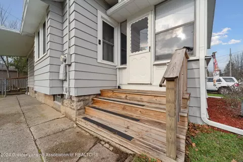Exterior - 1135 Hapeman St, Lansing, MI 48915 photo 2 of 4