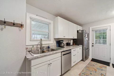 Kitchen - 1135 Hapeman St, Lansing, MI 48915 photo 1 of 3