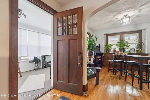 Entry Way - 1135 Hapeman St, Lansing, MI 48915 photo 1 of 3