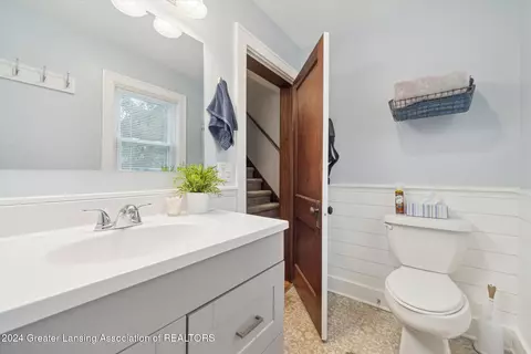 Bath - 1135 Hapeman St, Lansing, MI 48915 photo 2 of 2