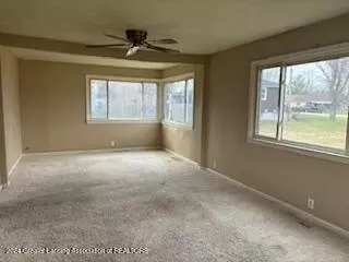 Living - 814 Division Rd, Owosso, MI 48867 photo 1 of 4