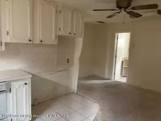 Entry Way - 814 Division Rd, Owosso, MI 48867 photo 3 of 3