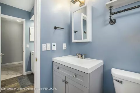 Bath - 13800 Hamersley Dr, Bath, MI 48808 photo 4 of 4