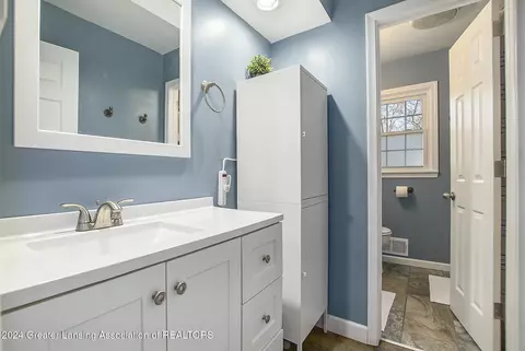 Bath - 13800 Hamersley Dr, Bath, MI 48808 photo 3 of 4
