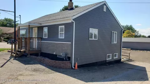 400 S Waverly Rd, Lansing, MI 48917