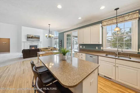 Kitchen - 12742 Ospreys Way, Dewitt, MI 48820 photo 4 of 6
