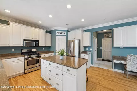 Kitchen - 12742 Ospreys Way, Dewitt, MI 48820 photo 6 of 6