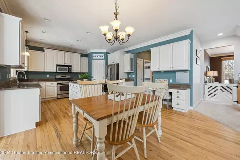 Kitchen - 12742 Ospreys Way, Dewitt, MI 48820 photo 1 of 6