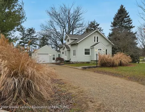 3518 Ruth Ave, Lansing, MI 48910