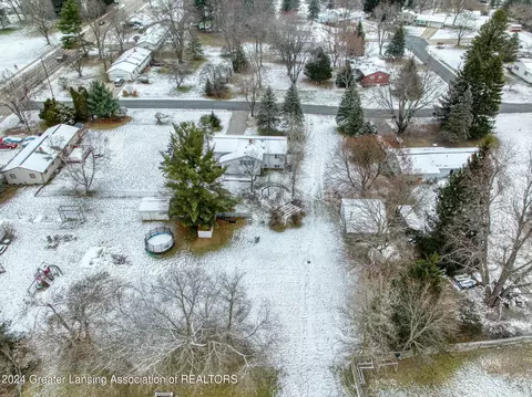 View/Area - 3325 Luroma Dr, Dewitt, MI 48820 photo 2 of 9