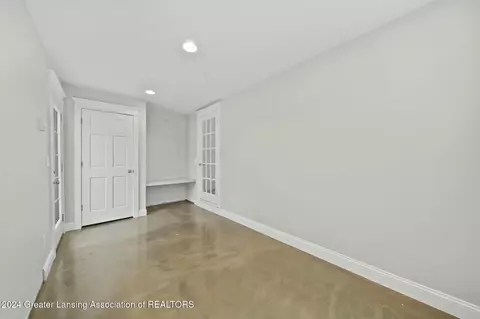 Entry Way - 3325 Luroma Dr, Dewitt, MI 48820 photo 5 of 7