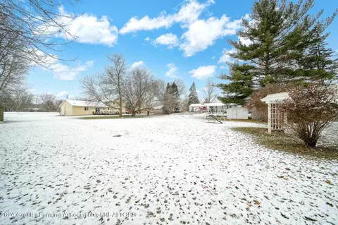 Exterior - 3325 Luroma Dr, Dewitt, MI 48820 photo 8 of 8