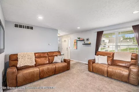7619 Taragreen Dr, Lansing, MI 48917 photo 6