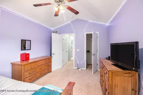 7619 Taragreen Dr, Lansing, MI 48917 photo 17