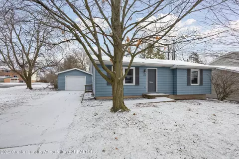 603 Green St, Grand Ledge, MI 48837