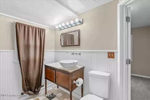 Bath - 6239 W Reynolds Rd, Haslett, MI 48840 photo 1 of 1