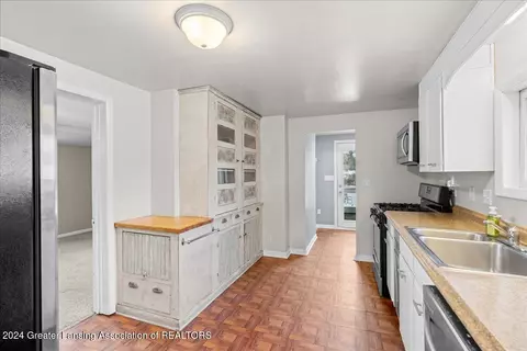Entry Way - 6239 W Reynolds Rd, Haslett, MI 48840 photo 2 of 3