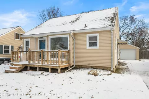 908 Morris Ave, Lansing, MI 48917