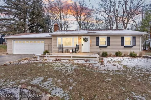 7402 Williamsburg Road Rd, Lansing, MI 48917