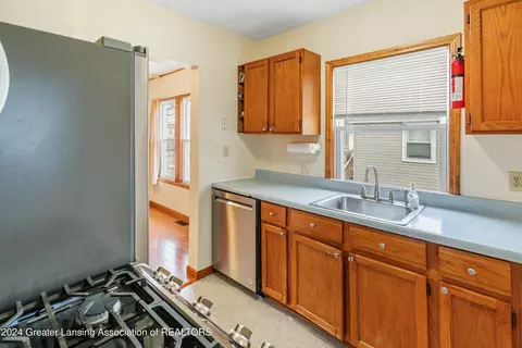 Kitchen - 108 E Gier St, Lansing, MI 48906 photo 2 of 2