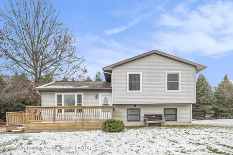 6070 E Price Rd, Saint Johns, MI 48879