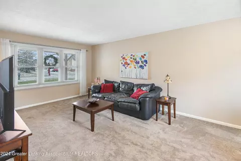 13153 Hitching Post Rd, Dewitt, MI 48820 photo 8