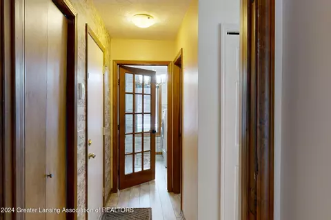 Entry Way - 4122 Cornell Rd, Okemos, MI 48864 photo 1 of 4
