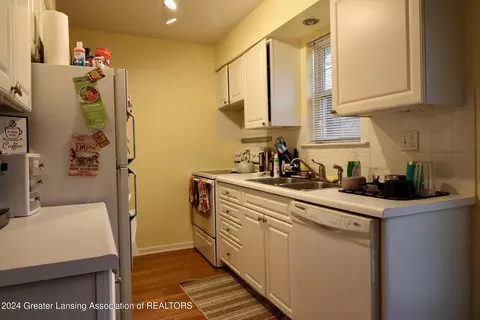 Kitchen - 6327 Beechfield Dr, Lansing, MI 48911 photo 1 of 2