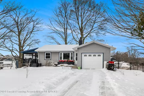 1357 N Ionia Rd, Vermontville, MI 49096