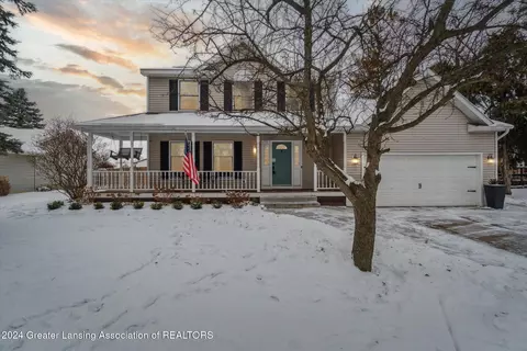 1204 Lincolnshire Dr, Saint Johns, MI 48879
