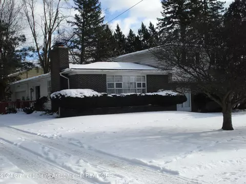 1544 Aurelius Rd, Holt, MI 48842