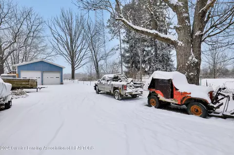 Exterior - 5765 S Ainger Rd, Olivet, MI 49076 photo 2 of 4