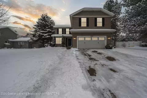15940 E Lattice Ln, East Lansing, MI 48823