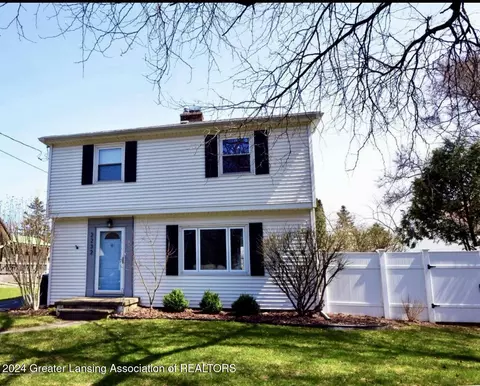 2232 Kenmore Dr, Okemos, MI 48864