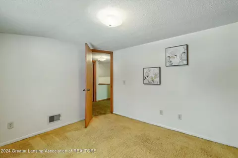 737 Johnson St, Owosso, MI 48867 photo 25