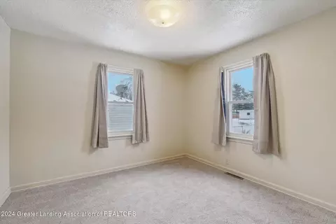 737 Johnson St, Owosso, MI 48867 photo 17