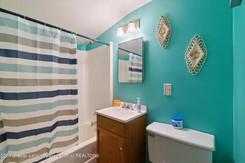 737 Johnson St, Owosso, MI 48867 photo 26