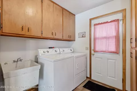 737 Johnson St, Owosso, MI 48867 photo 15