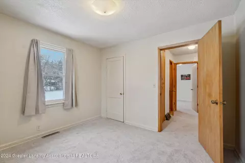 737 Johnson St, Owosso, MI 48867 photo 18