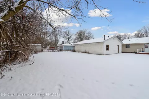 737 Johnson St, Owosso, MI 48867 photo 37