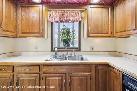 231 East Rd, Dimondale, MI 48821 photo 10