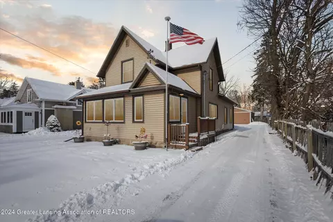 231 East Rd, Dimondale, MI 48821