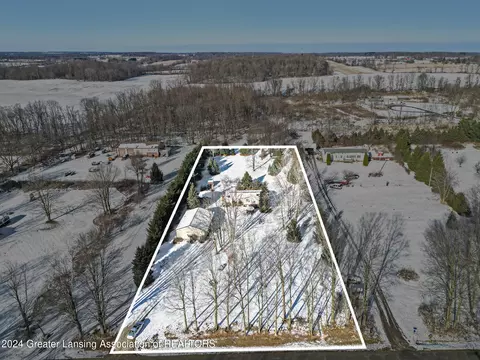 9613 Brumm River Rd, Nashville, MI 49073