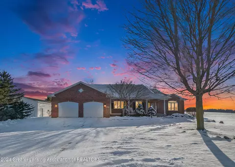 3553 W Parks Rd, Saint Johns, MI 48879
