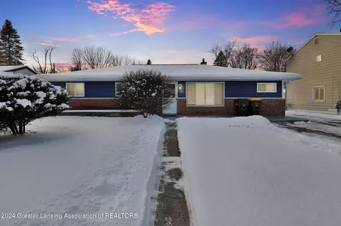 321 N Dibble Ave, Lansing, MI 48917
