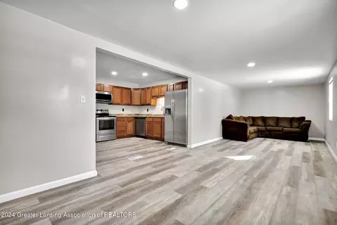 Living - 321 N Dibble Ave, Lansing, MI 48917 photo 4 of 5