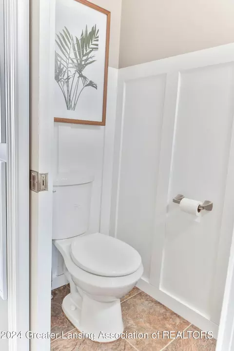Bath - 6780 Thunder Ln, Lansing, MI 48906 photo 2 of 4