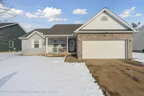 1301 Jackson Dr, Owosso, MI 48867