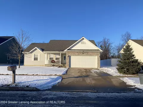 1301 Jackson Dr, Owosso, MI 48867 photo 3